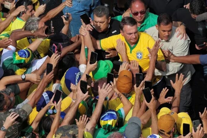En Brasil se movilizan apoyando a Bolsonaro tras acusaciones por intento de golpe de Estado