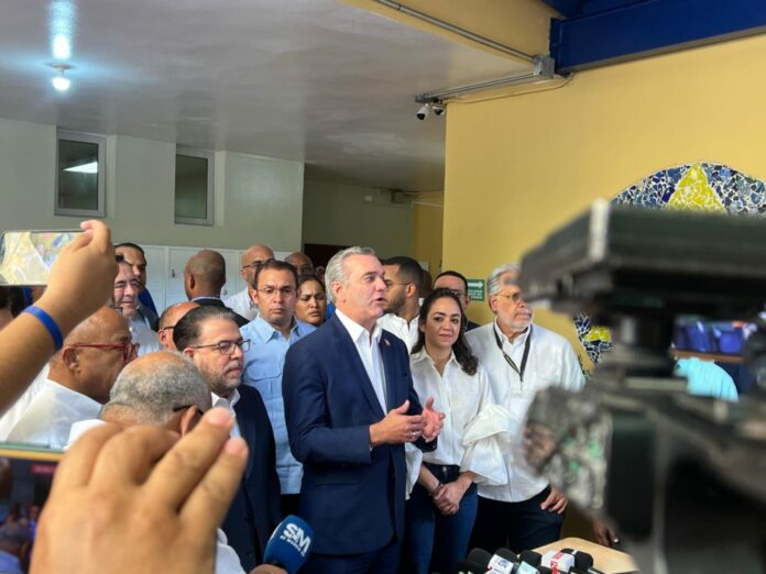 Abinader llama a que no se vuelvan a repetir los hechos violentos que se han dado en las últimas horas