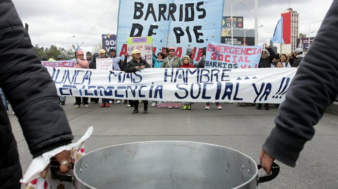 Argentina: Protestas del hambre llegan a las puertas de los supermercados