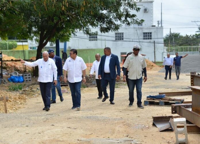 Avanzan trabajos de polideportivo club del Ensanche Ozama SDE
