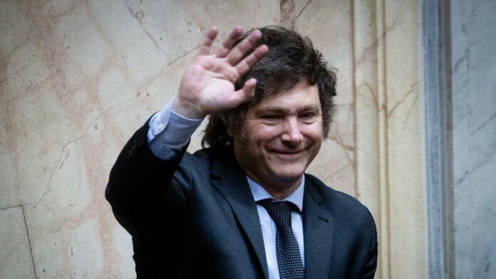 Diputados de Argentina aprueban en general paquete de reformas de Milei