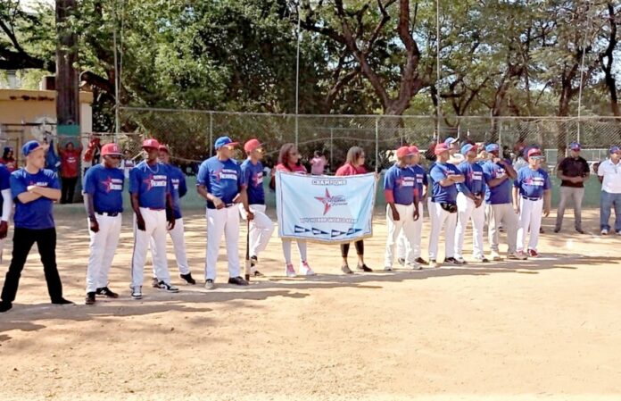 Estrellas de Herrera triunfa en apertura Torneo Béisbol Viejas Glorias