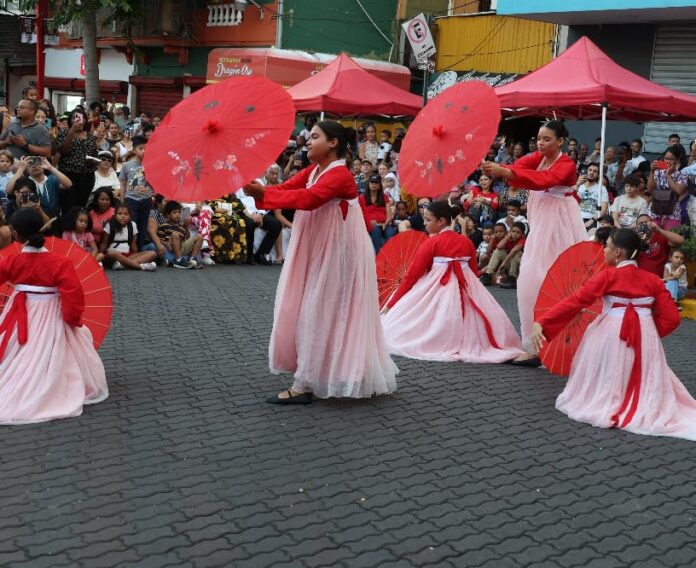 Inician celebración del Año Chino del Dragón de Madera con acto