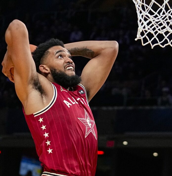 Karl Towns sigue cosechando éxitos en la NBA