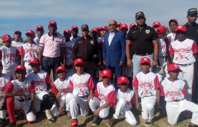 Liga deportiva Saldaña dedica torneo a Pereyra