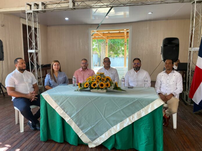 Médicos aperturan nueva cooperativa en Tamboril