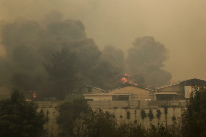 México envía a Chile aviones del Ejército con 20 toneladas de víveres ante los incendios