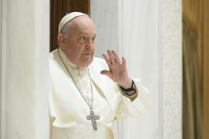 Papa Francisco rechaza odio hacia judíos, dice es un ”pecado contra Dios”