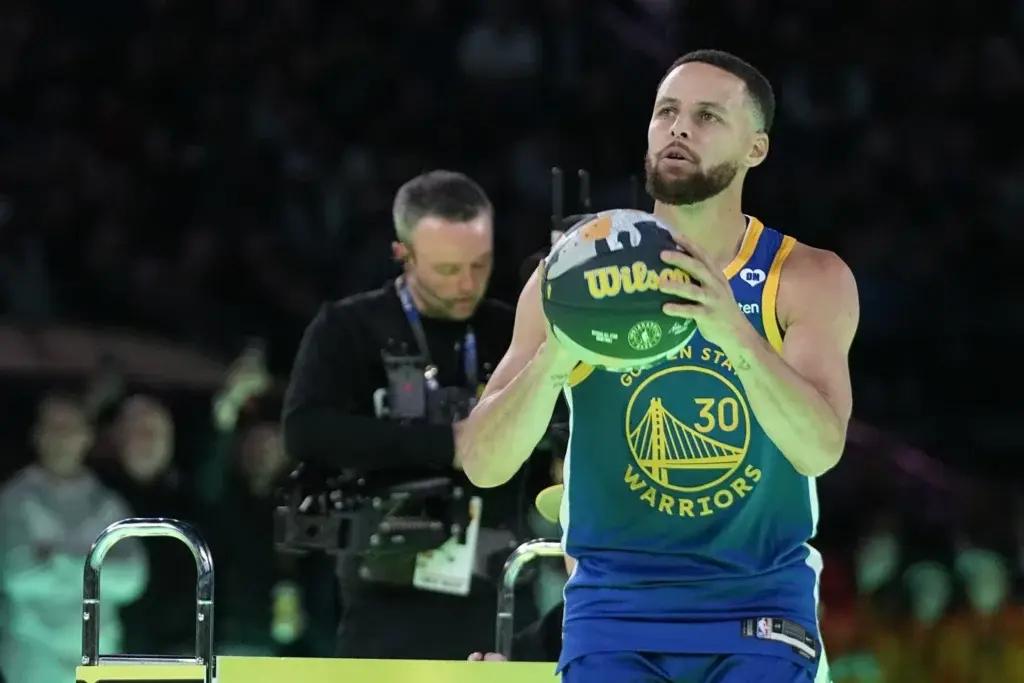 Stephen Curry vence a Sabrina Ionescu en la historica competencia.webp