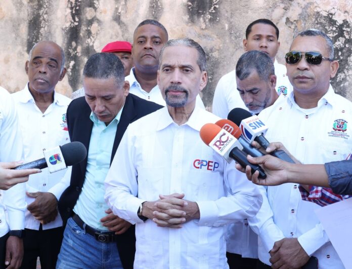 Uribe resalta Luis Abinader desarrolle pueblos frontera