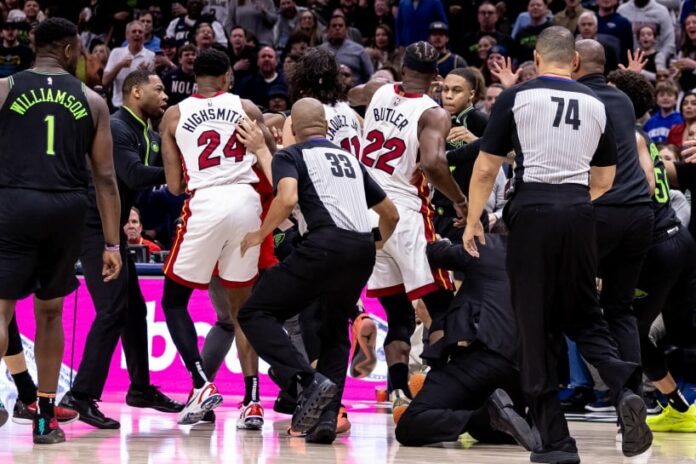 Video: así fue la feroz pelea en la NBA que terminó con cuatro expulsados