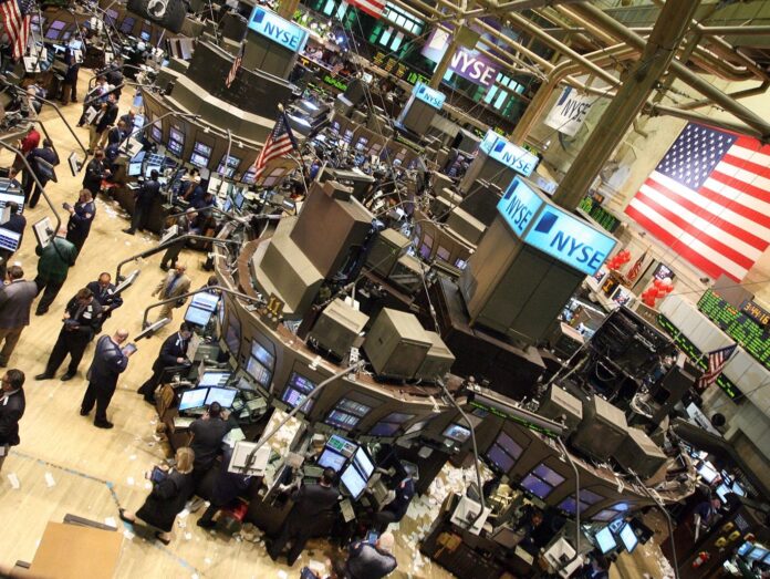 Wall Street cierra mixto y el Nasdaq baja un 0,32 %