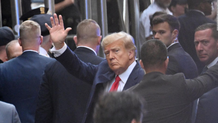 Trump paga una fianza de 91 millones para apelar el veredicto de su caso por difamación      