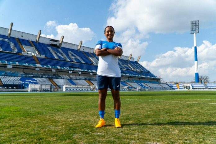 Lynette Ureña llega al fútbol profesional femenino de Europa