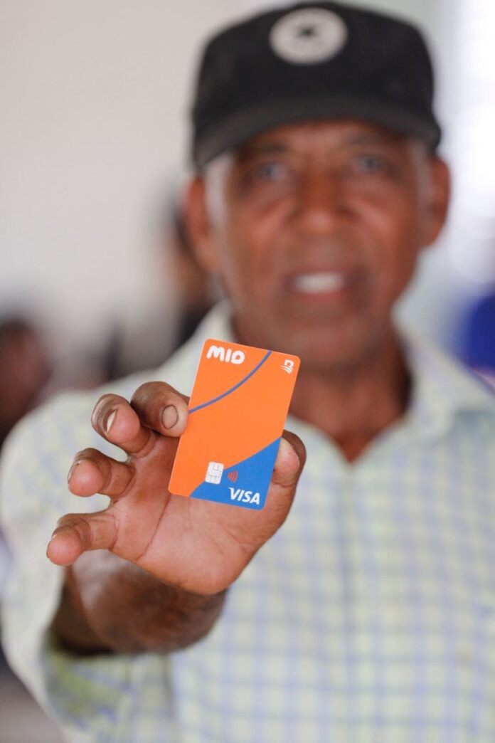 “Más del 85% de beneficiarios del subsidio Aliméntate tiene la nueva tarjeta de chip”, declaró Gloria Reyes