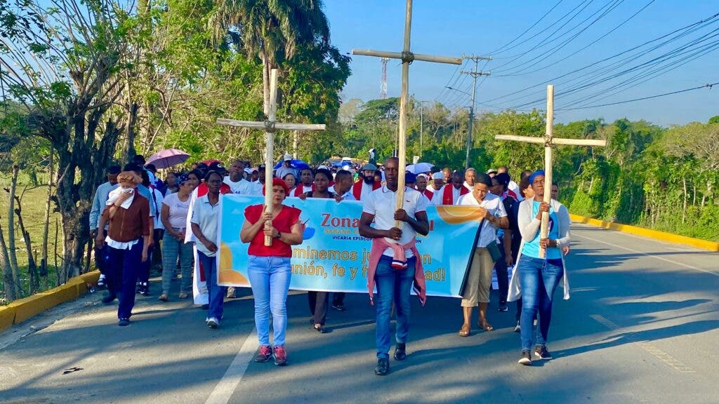 1711811829 995 Miles de catolicos exigen mas seguridad para barrios de Sabana