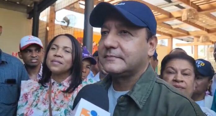 Abel Martínez visita Dajabón y afirma PRM dejó que le roben un rio al país