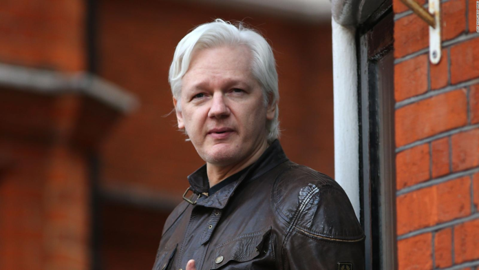 Assange aún debe esperar fallo