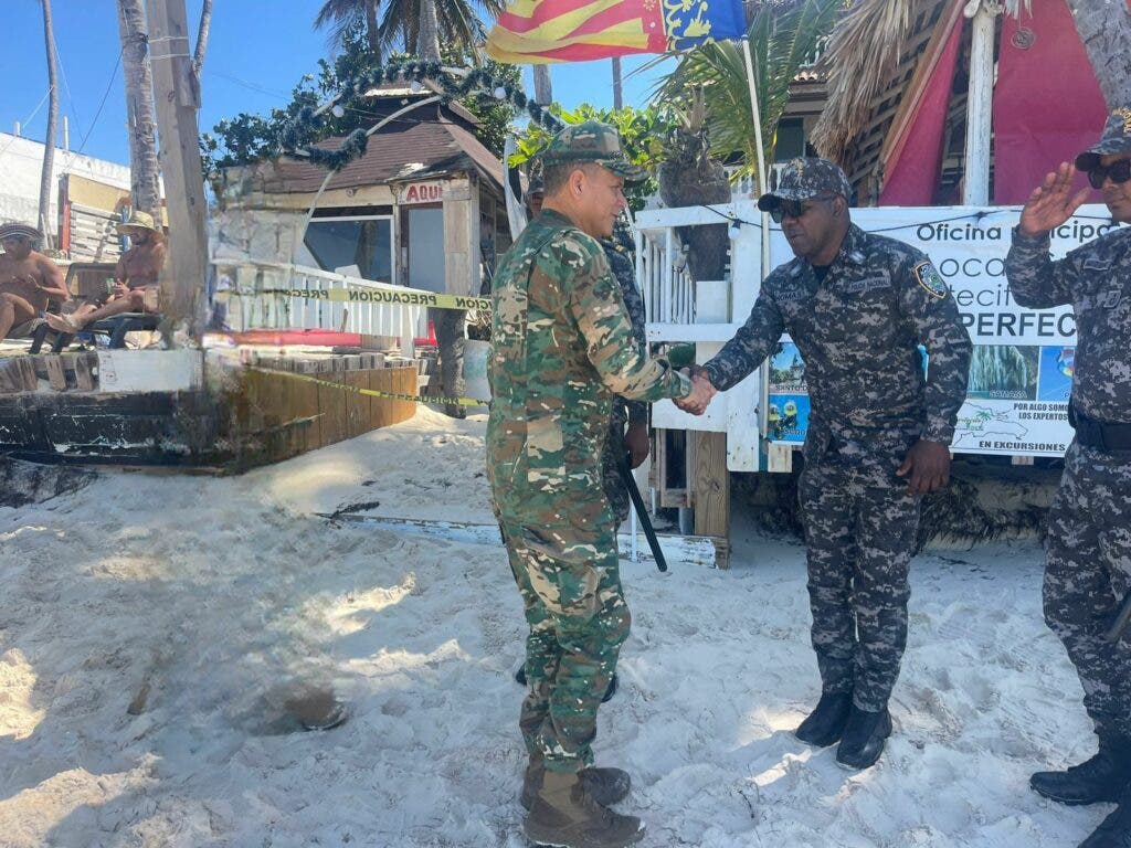 Comandante de la Armada continua recorrido de supervision Operativo Semana