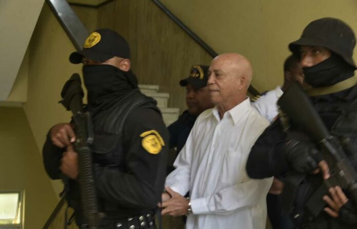 Condenan a 5 años de prisión a Johnny Portorreal por estafa a la familia Rosario