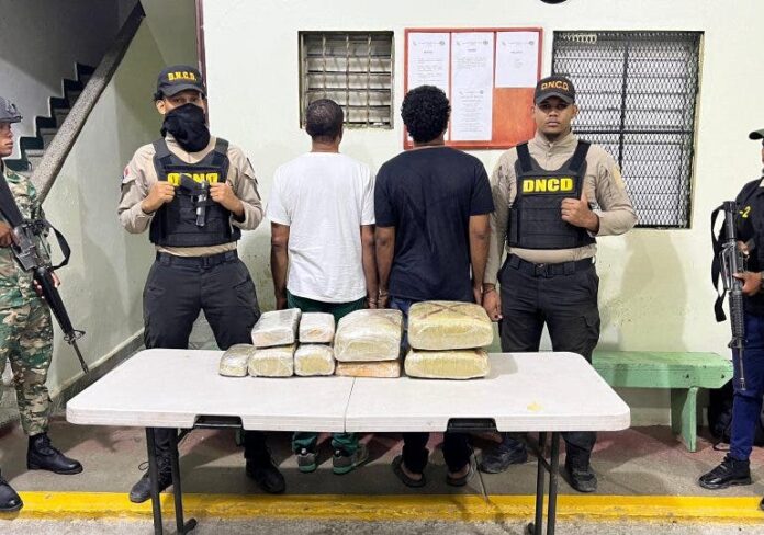 Detienen dos hombres con 49 libras marihuana en Elías Piña
