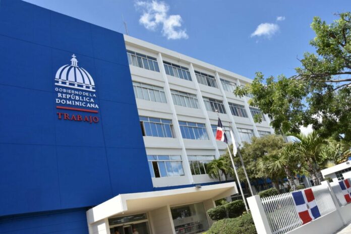 Empresa tiene 250 vacantes en Santo Domingo