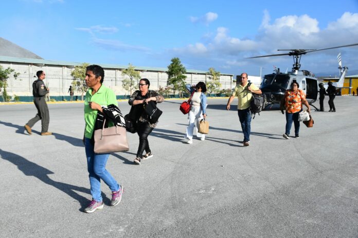 Evacúan a 27 dominicanos, incluidos dos menores, desde Haití ante ola de violencia