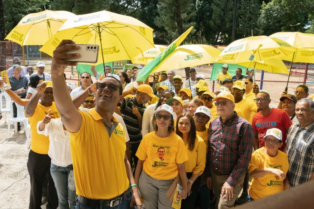 Frente Amplio presenta candidatura a diputado de Jhonatan Liriano