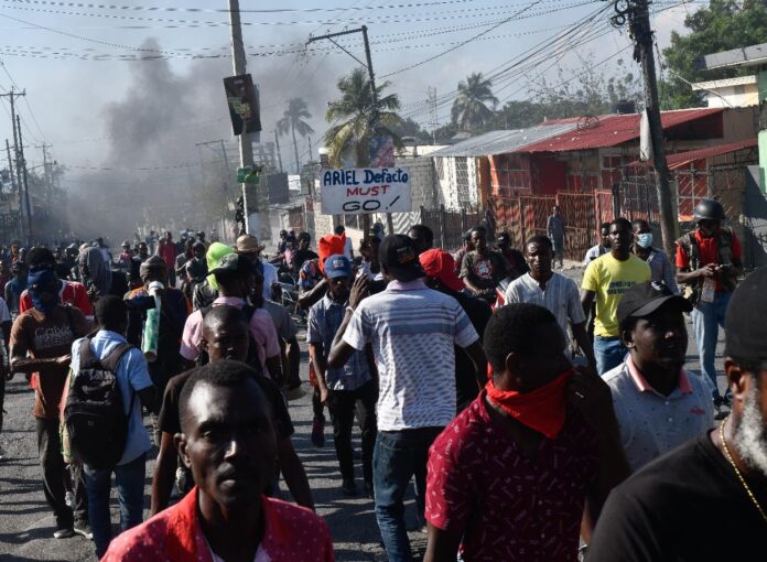 Haití extiende por un mes el estado de emergencia