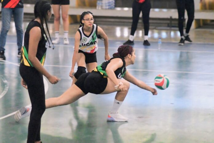 La UCNE y la UASD-Santiago, avanzan a semifinal en voleibol en Juegos Universitarios