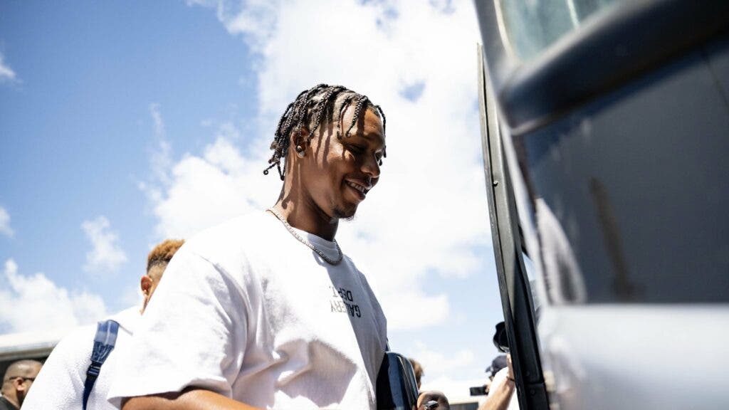 Medias Rojas de Boston llegan al pais y se preparan