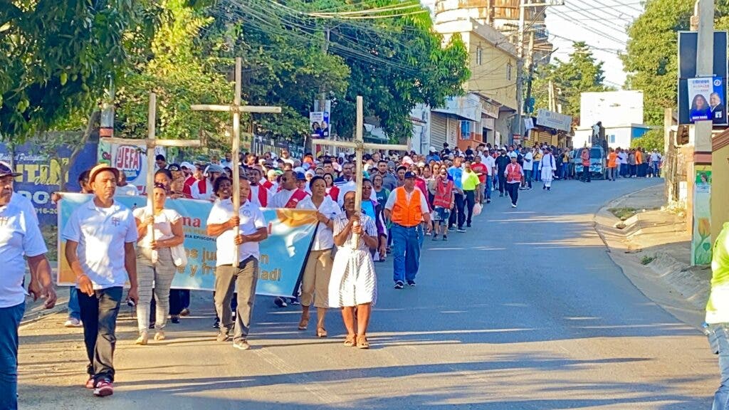 Miles de catolicos exigen mas seguridad para barrios de Sabana
