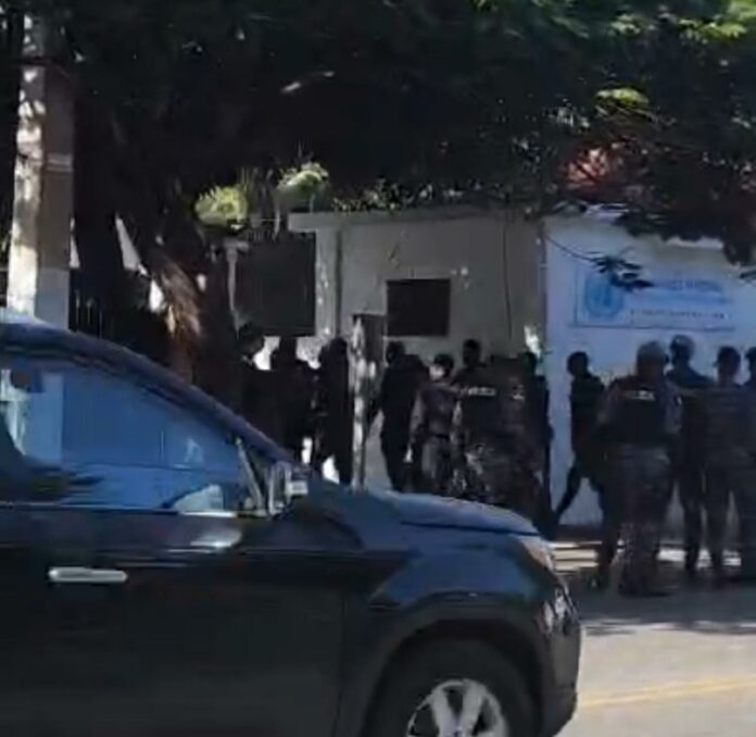 Militarizan oficina de la ONU en RD ante protestas por centros de refugios para haitianos