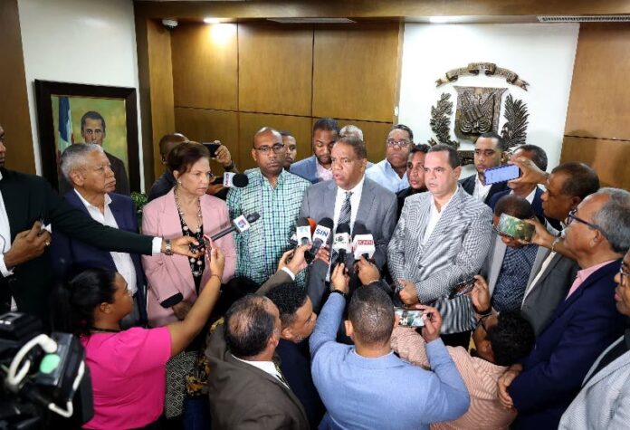 Oposición reclama sustituir jefe de la Policía Militar Electoral