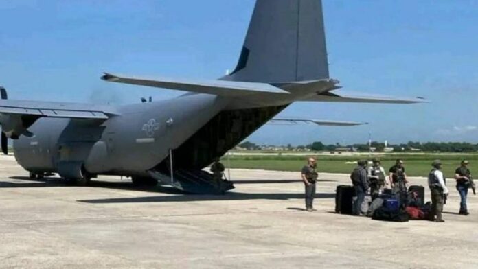 Ya se sabe qué transportaba el primer avión que aterrizó en Puerto Príncipe en 50 días
