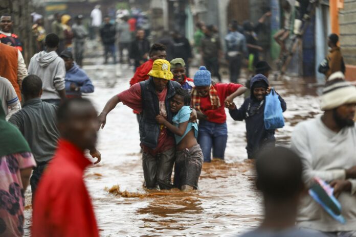 Al menos cuatro muertos y 60.000 personas afectadas por graves inundaciones en Nairobi