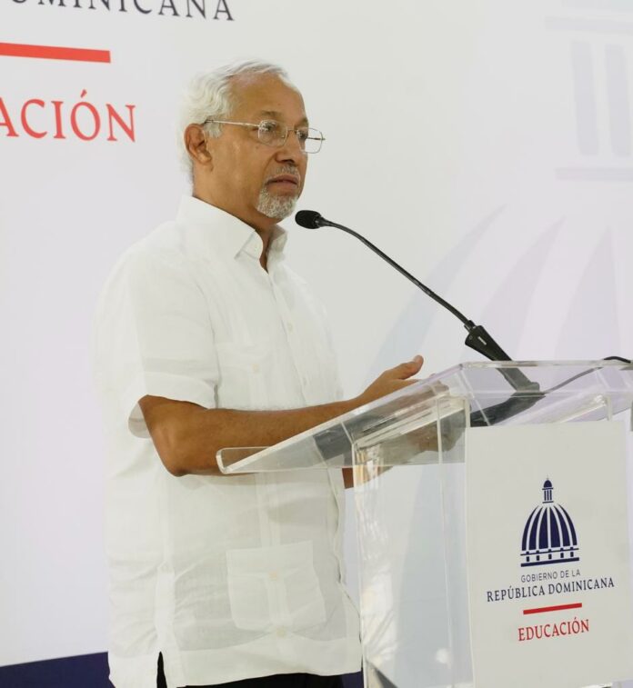 Ángel Hernández cita acciones que a su juicio han mejorado el  sistema educativo preuniversitario