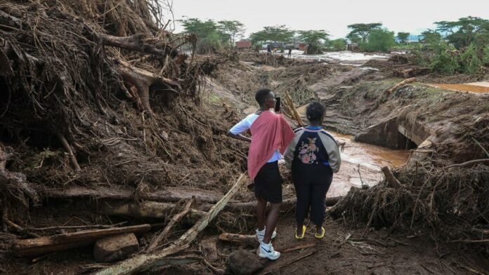 Ascienden a 71 los muertos en Kenia tras desbordarse un río por fuertes lluvias