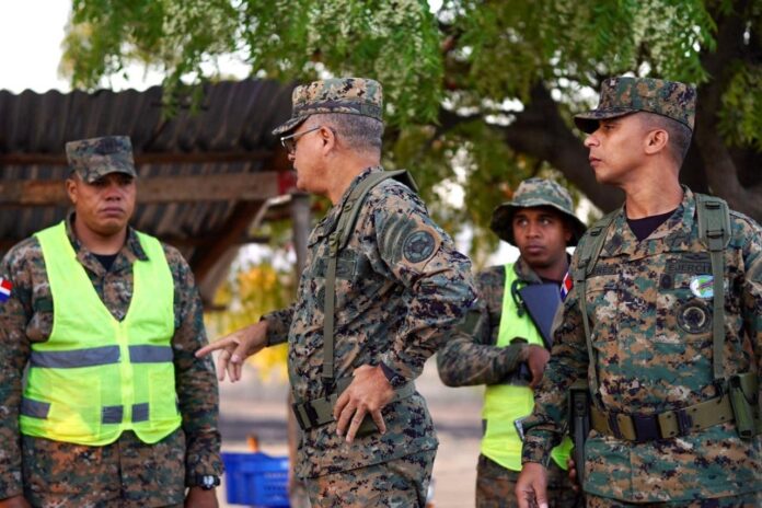Comandante del Ejército supervisa labores de vigilancia y control en frontera sur y noroeste con Haití