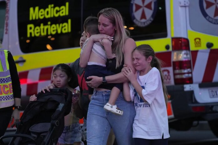Hombre mata a 6 personas a puñaladas en centro comercial de Sydney