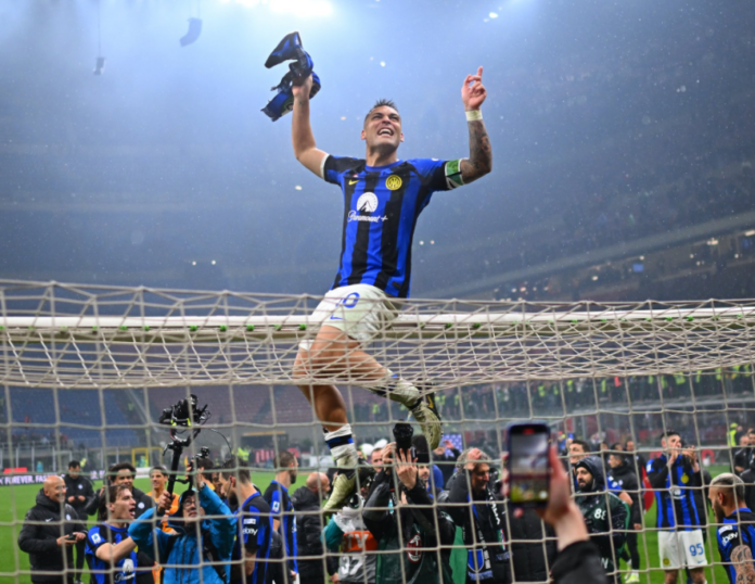 Inter de Milán venció a su rival AC Milan y se aseguró el 20º título de la Serie A