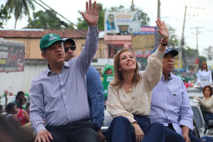 Leonel movilizó miles de seguidores en Santo Domingo Norte