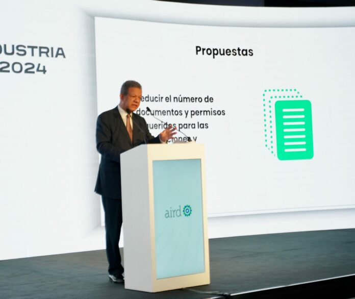 Leonel presenta en la AIRD propuestas para desarrollar el sector industrial de RD