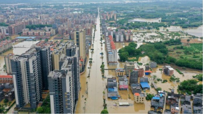 Lluvias “únicas en el siglo” provocan grandes inundaciones en China