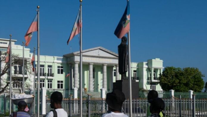 Los nueve miembros del Consejo Presidencial encargados de la transición en Haití