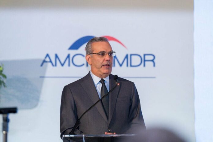 Luis Abinader proyecta economía de RD podría duplicarse en 12 años