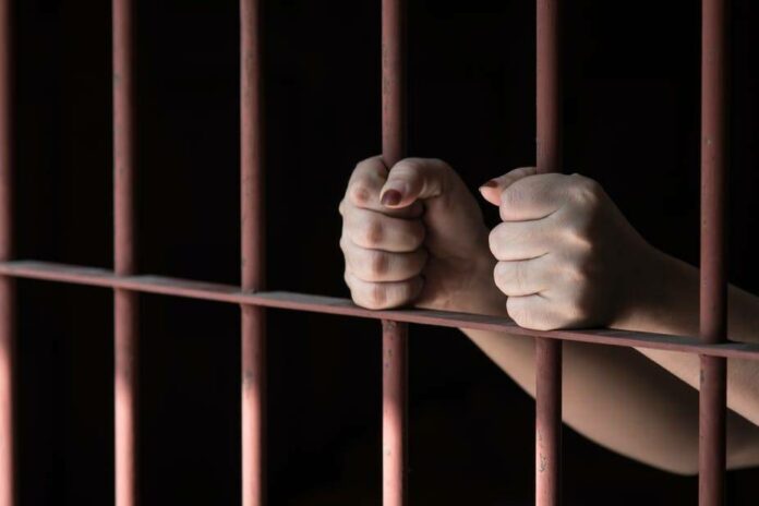 Tres meses de prisión preventiva a mujeres por presunta clonación tarjetas Supérate; hay una adolescente