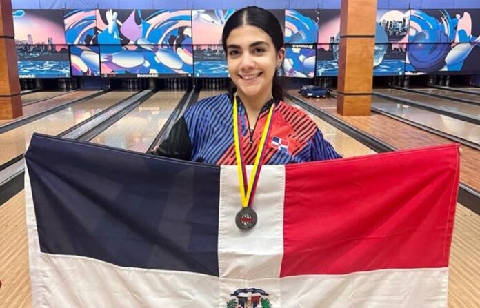 Vivian Luna gana bronce en torneo de boliche en Costa Rica