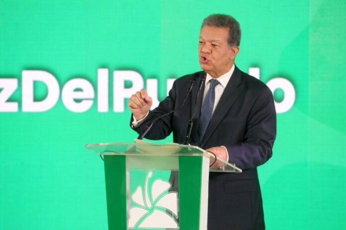 Leonel Fernández presenta cifras para demostrar “manipulación” de Abinader