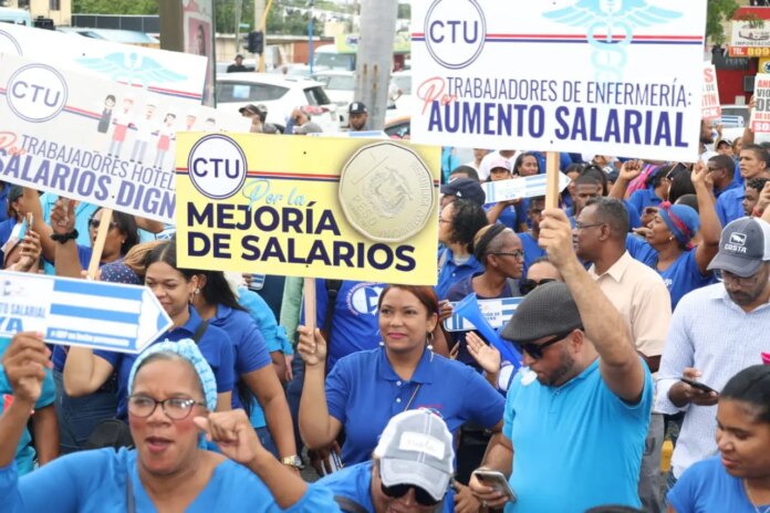 FOTOS: Marcha de la ADP por aumento salarial